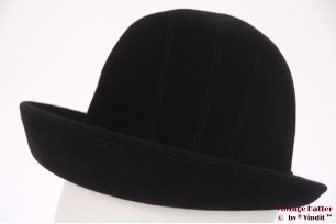 Ladies hat black velour 56