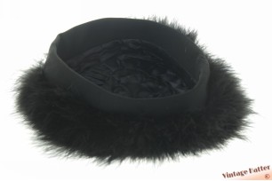 Dames bonnet hoed zwarte veren 56