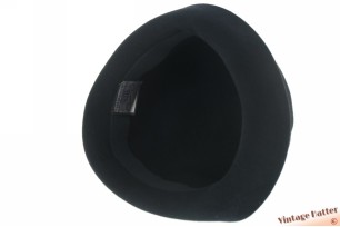 © VintageHatter.com | d-9005-58-6 Dameshoed HTB zwart velour met bordeaux paarse band 58 Dameshoed HTB zwart velour met bordeaux paarse band 58