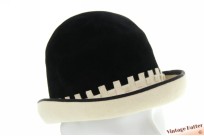 Dameshoed Mode-salon M. Esch zwart velour en wit vilt 53,5 (XXS)