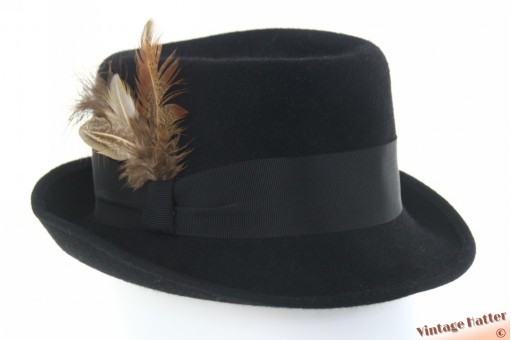 Dameshoed in trilby-stijl zwart haarvilt met veren 55 (S) Dameshoed in trilby-stijl zwart haarvilt met veren 55 (S)