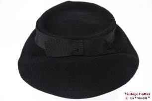 Dames cocktail hoed zwart vilt 56