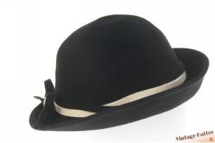 Ladies hat black woolfelt with white felt band 57