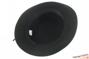Ladies hat black woolfelt with white felt band 57