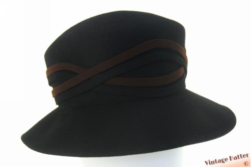 Dameshoed Hut Paradies zwart vilt met bruine accenten 58 - 60 Dameshoed Hut Paradies zwart vilt met bruine accenten 58 - 60