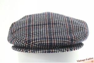 © VintageHatter.com | f-5011-57-3 Platte pet blauw en bordeaux pied-de-poule geruit 57 Platte pet blauw en bordeaux pied-de-poule geruit 57