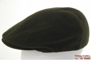 Platte pet donker groen wolmix 60 (XL)