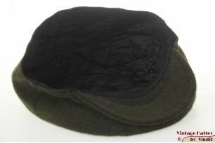 Platte pet donker groen wolmix 60 (XL)
