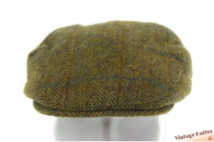 Platte pet Harris Tweed groen scheerwol 59,5