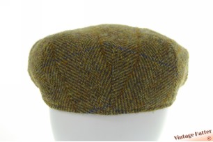 Platte pet Harris Tweed groen scheerwol 59,5