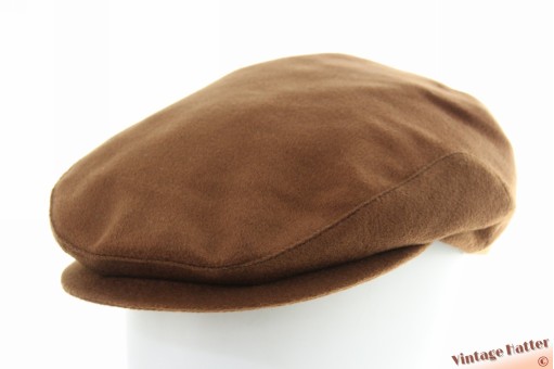 Platte pet bruine zachte stof 57,5