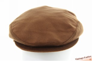Platte pet bruine zachte stof 57,5