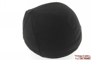 © VintageHatter.com | f-9017-56-5 Flat panelcap black herringbone with side-crown 56,5 Flat panelcap black herringbone with side-crown 56,5