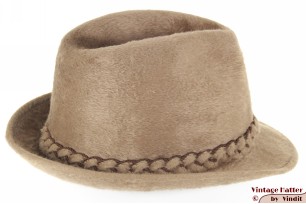 © VintageHatter.com | h-1019-56-6 Gleufhoed Mayser Exclusive beige zacht haarvilt 56,5 Gleufhoed Mayser Exclusive beige zacht haarvilt 56,5