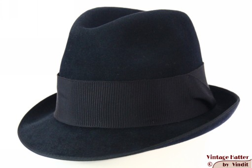 © VintageHatter.com | h-5004-54-5 Gleufhoed Lembert donker blauw vilt 54,5 (XS) Gleufhoed Lembert donker blauw vilt 54,5 (XS)