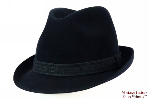 © VintageHatter.com | h-5004-55-14 Gleufhoed Mayser donker blauw fluweel 55 (S) Gleufhoed Mayser donker blauw fluweel 55 (S)