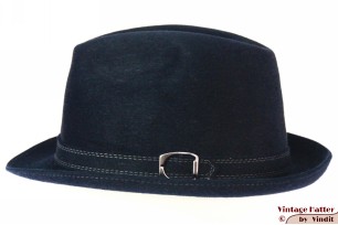 © VintageHatter.com | h-5004-57-36 Gleufhoed Rockel Exquisit donker blauw haarvilt 57 Gleufhoed Rockel Exquisit donker blauw haarvilt 57