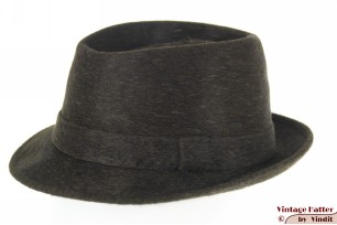 © VintageHatter.com | h-6015-56-6 Herenhoed DArval Paris donker bruinig groen haarvilt 56,5 Herenhoed DArval Paris donker bruinig groen haarvilt 56,5