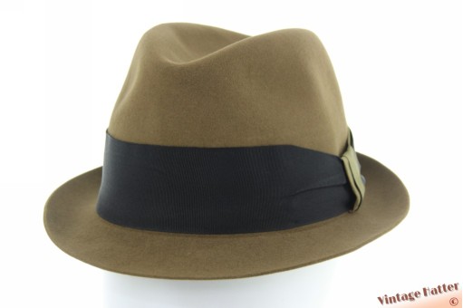 © VintageHatter.com | h-7008-55-1 Klassieke trilby hoed Parker groenbruin 55 (S) Klassieke trilby hoed Parker groenbruin 55 (S)