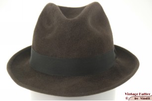© VintageHatter.com | h-7013-53-1 Gleufhoed Lepre bruinig grijs haarvilt 53 (XXS) Gleufhoed Lepre bruinig grijs haarvilt 53 (XXS)