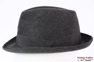 © VintageHatter.com | h-7016-56-9 Gleufhoed Extra-Extra grijs haarvilt 56,5 Gleufhoed Extra-Extra grijs haarvilt 56,5