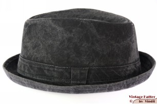 Trilby-achtige porkpie hoed zwart-grijs stonewashed jeans 60 (XL) [nieuw]