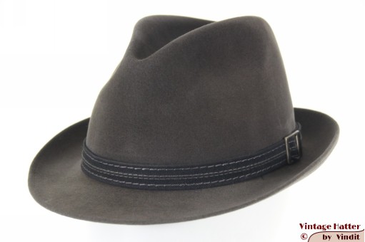 © VintageHatter.com | h-7022-56-20 Gleufhoed Windsor donker grijs geborsteld vilt 56 Gleufhoed Windsor donker grijs geborsteld vilt 56
