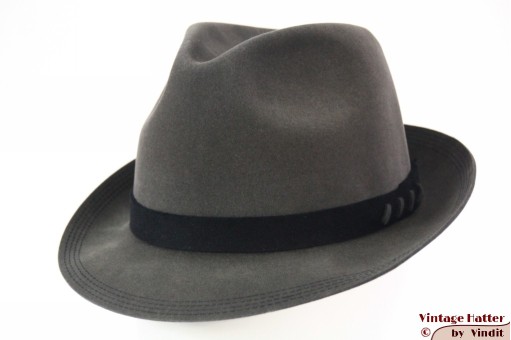 © VintageHatter.com | h-7024-56-7 Gleufhoed Wegener grijs zacht vilt 56 Gleufhoed Wegener grijs zacht vilt 56