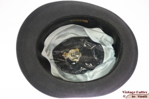 © VintageHatter.com | h-7024-56-7 Gleufhoed Wegener grijs zacht vilt 56 Gleufhoed Wegener grijs zacht vilt 56