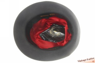 © VintageHatter.com | h-7039-56-13 Gleufhoed Wegener grijs geborsteld vilt 56,5 Gleufhoed Wegener grijs geborsteld vilt 56,5