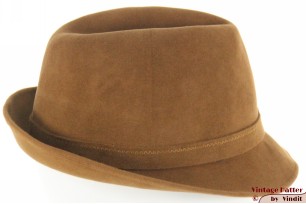 © VintageHatter.com | h-8008-56-7 Gleufhoed Tonak Gazela beige bruin zacht vilt 56 Gleufhoed Tonak Gazela beige bruin zacht vilt 56