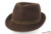 Gleufhoed JS (DDR) bruin stijf vilt 55 (S) Gleufhoed JS (DDR) bruin stijf vilt 55 (S)