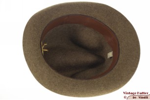 © VintageHatter.com | h-8014-56-13 Gleufhoed A. Pesce di G. Pesce bruin haarvilt 56 Gleufhoed A. Pesce di G. Pesce bruin haarvilt 56
