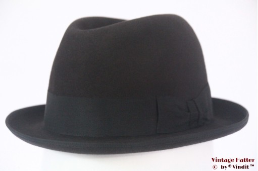 © VintageHatter.com | h-8019-54-3 Fedora Melegari dark greyish brown felt 53,5 - 54 (XXS) Fedora Melegari dark greyish brown felt 53,5 - 54 (XXS)