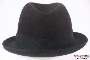 © VintageHatter.com | h-8019-54-3 Fedora Melegari dark greyish brown felt 53,5 - 54 (XXS) Fedora Melegari dark greyish brown felt 53,5 - 54 (XXS)