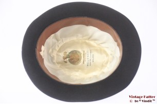 © VintageHatter.com | h-8019-54-3 Fedora Melegari dark greyish brown felt 53,5 - 54 (XXS) Fedora Melegari dark greyish brown felt 53,5 - 54 (XXS)