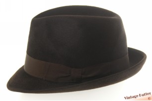 © VintageHatter.com | h-8019-56-5 Gleufhoed Aristocrat donker bruin kort haarvilt 56 Gleufhoed Aristocrat donker bruin kort haarvilt 56