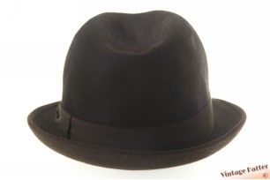 © VintageHatter.com | h-8019-56-5 Gleufhoed Aristocrat donker bruin kort haarvilt 56 Gleufhoed Aristocrat donker bruin kort haarvilt 56