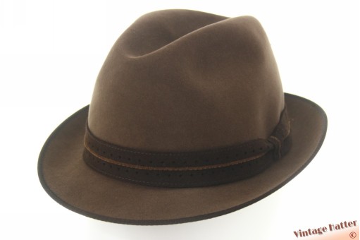 © VintageHatter.com | h-8025-55-4 Gleufhoed Suppless bruin vilt 55 (S) Gleufhoed Suppless bruin vilt 55 (S)