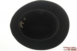 © VintageHatter.com | h-9017-53-2 Gleufhoed Brixia zwart vilt 53 (XXS) Gleufhoed Brixia zwart vilt 53 (XXS)