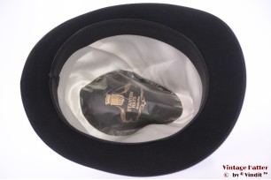 © VintageHatter.com | h-9017-56-59 Gleufhoed Stanton zwart vilt 56 Gleufhoed Stanton zwart vilt 56