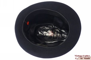 © VintageHatter.com | h-9017-56-67 Gleufhoed Mayser Livorno Strato zwart vilt 56 Gleufhoed Mayser Livorno Strato zwart vilt 56
