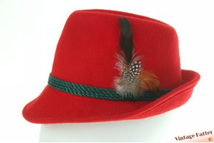 © VintageHatter.com | j-3002-54-1 Jacht trilby rood vilt met veren 54,5 (XS) Jacht trilby rood vilt met veren 54,5 (XS)