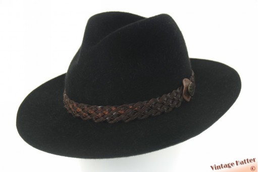 © VintageHatter.com | o-9005-58-2 Outdoor gleufhoed Traveller Club zwart haarvilt 58 Outdoor gleufhoed Traveller Club zwart haarvilt 58