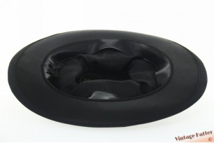 © VintageHatter.com | tc-9017-57-1 Vouwbare hoge opera klakhoed Elegant zwart zijde 56,5 - 57 Vouwbare hoge opera klakhoed Elegant zwart zijde 56,5 - 57