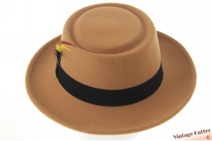 Round gambler hat caramel beige cotton mix with feathers 56-58 [new]