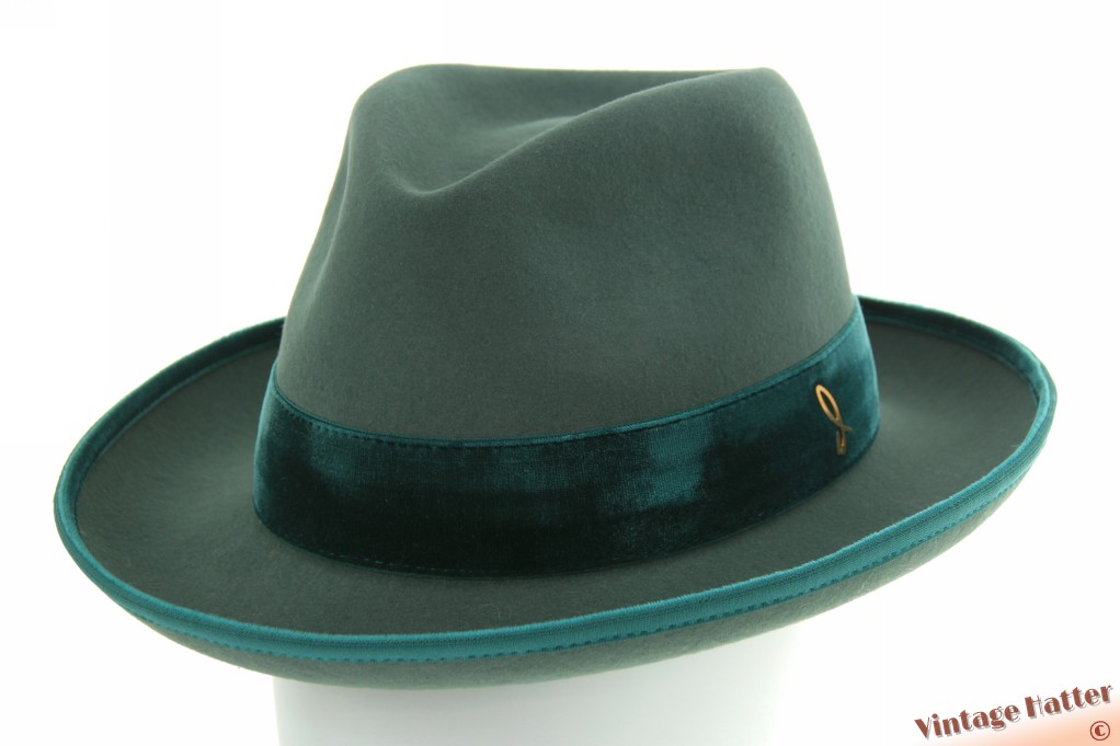Zachte lichtgewicht gleufhoed Doria 1905 grijzig groen haarvilt met fluwelen band 58 [nieuw]