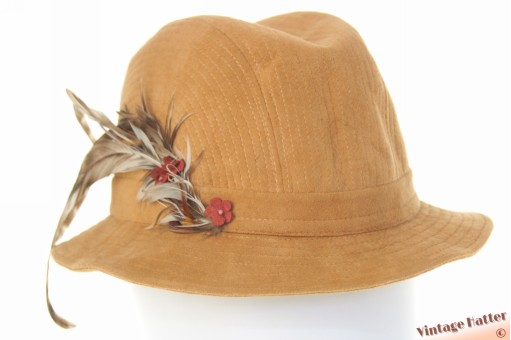 Fisherman hat Alcantara beige brown faux suede with feathers 56 Fisherman hat Alcantara beige brown faux suede with feathers 56