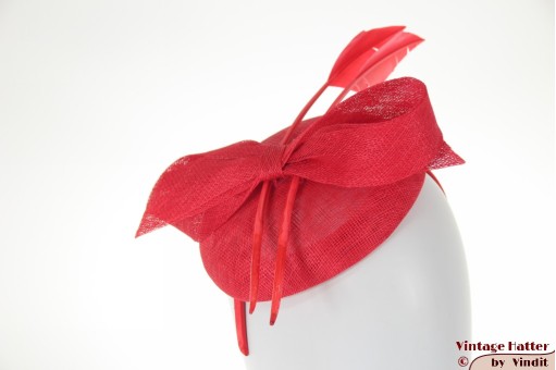 Disc Fascinator rood sisal sinamay met 2 veren [nieuw]