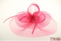 Haar Fascinator wijd roze met veren [nieuw]
